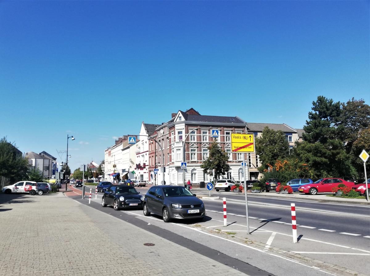 Фото Затишне містечко Ваалс на кордоні Нідерландів та Німеччини 14 квітня 2020