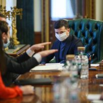 Україна має виходити з карантину дисципліновано – Зеленський