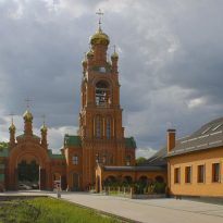 Ченці під замком: у Києві закрили на карантин монастир УПЦ МП у Голосієві (відео)