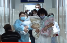 Повністю ідентичні: додому виписали чотирьох близнючок, які народились у Кропивницькому (відео)
