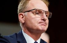 Глава ВМС США ушел в отставку из-за скандала вокруг авианосца "Теодор Рузвельт"
