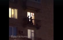 В Харькове музыканты устроили концерт на балконе (видео)