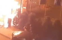 В соцсетях сообщили о масштабном пожаре в одном из киевских яхт-клубов (видео)