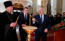 Лукашенко посетил церковь во время пандемии: "мы эти вирусы переживаем каждый год"