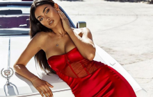 Модель "Victoria’s Secret" подразнила поклонников эротическими фото