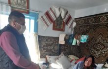 Oleg Bakhmatyuk's company on Easter hands food packages to low-income households, elderly residents in three regions' rural areas