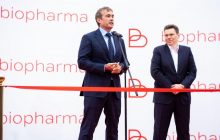 В украинской фармкомпании заявили о возможном появлении антикоронавирусного препарата уже летом