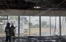 В Одессе спасатели ликвидировали возгорание в автосалоне