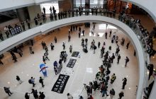 Всі у масках і на відстані: у Гонконгу поновилися антиурядові протести (фоторепортаж)