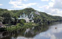 Russian-backed church's Sviatohirsk Lavra keeps ignoring quarantine measures (Video)