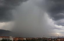 Север Испании накрыл мощный ливень с градом