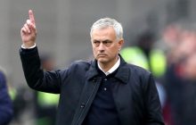 Знаменитий футбольний тренер Моуріньо доставив їжу нужденним сім'ям на карантині (фото)
