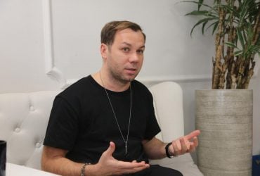 Відомий український дизайнер різко відповів на хейт за російську мову