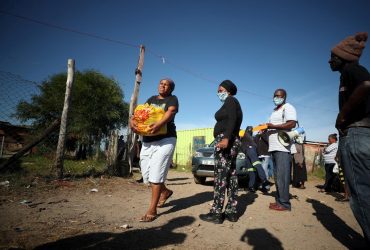 New York Times: Коронавірус спричинив пандемію голоду, бідності й неграмотності