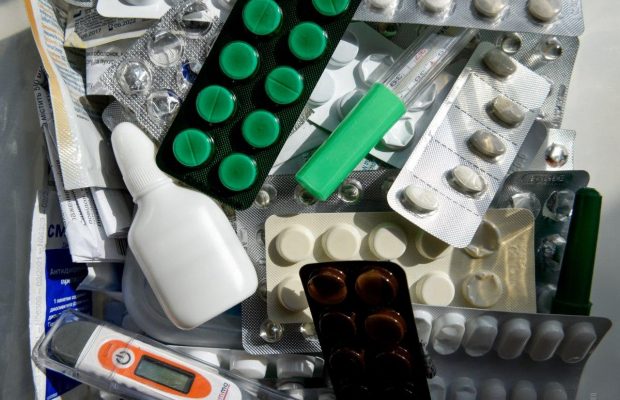 Якщо не працюватимуть аптеки: список необхідних ліків, які потрібно купити про запас