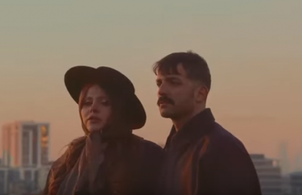 "Baby i'm Ok": KAZKA записала кліп спільно зі швейцарським гуртом Kadebostany (відео)