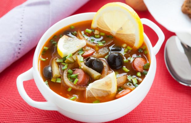 Солянка: рецепты сытного и ароматного супа с мясным ассорти