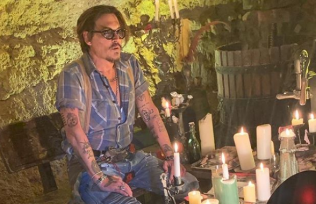 Джонні Депп завів сторінку в Instagram й одразу ж заінтригував фанатів (фото)