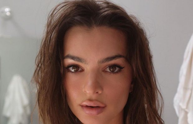 Сексуальна Емілі Ратаковскі без бюстгальтера блиснула апетитними формами (фото)