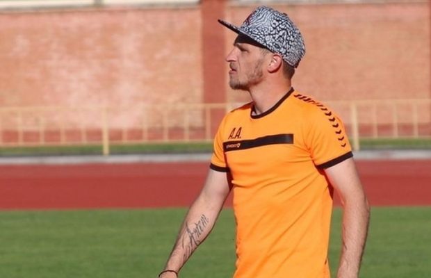 "Відпочиваємо з проститутками": скандальний екс-футболіст Алієв записав кліп на свій реп (відео)