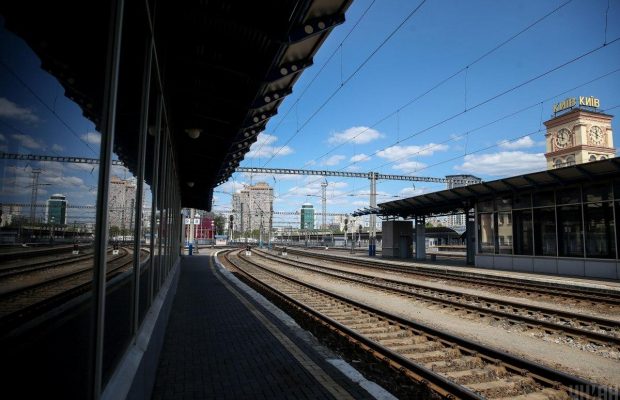 "Укрзалізниця" призначила нові додаткові поїзди на довгі вихідні: повний список