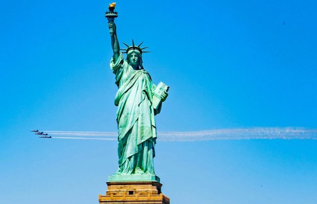 США частково відновлюють поїздки з Європи