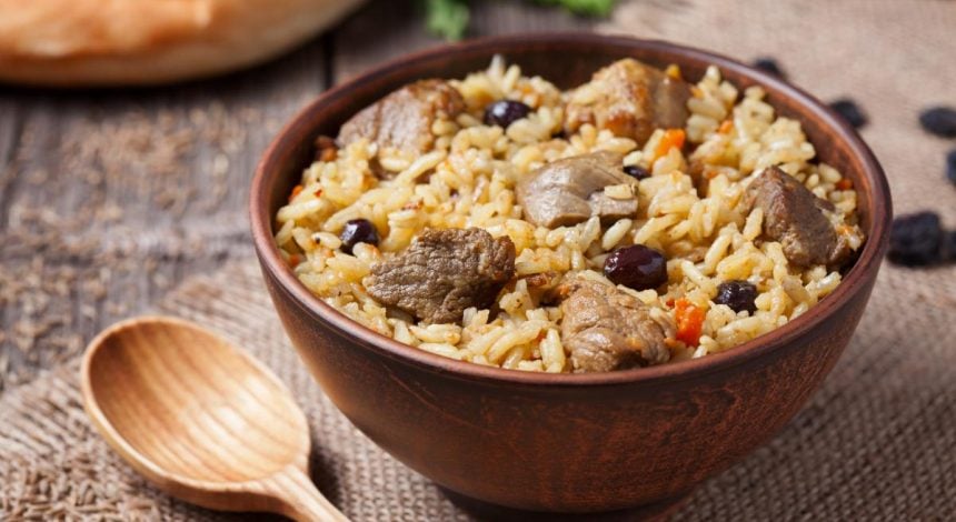 Як приготувати плов зі свининою, куркою або яловичиною: 3 кращих рецепта