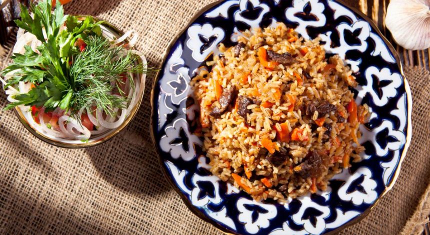 Со свининой, курицей или мидиями: ТОП-3 лучших рецепта плова