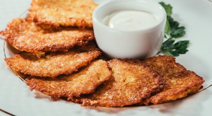 Пальчики оближешь: рецепты вкусных драников (видео)
