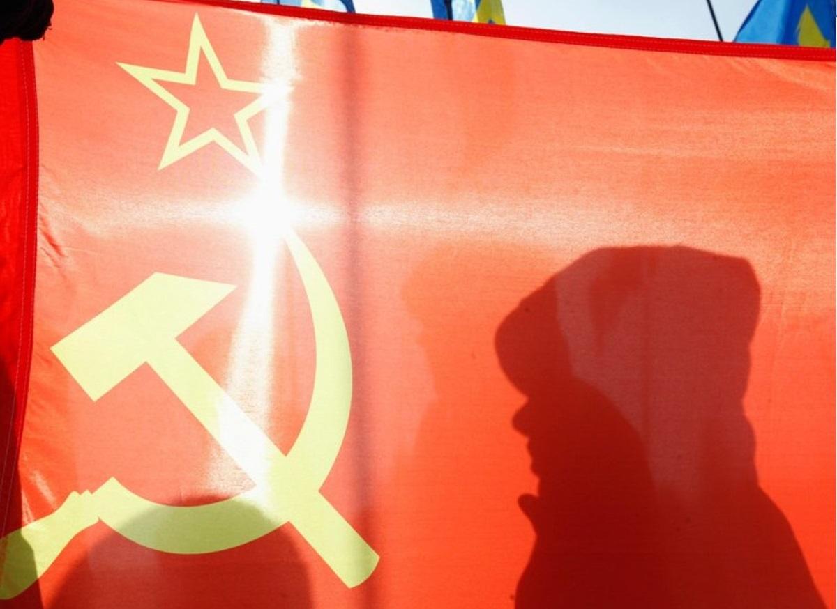 В Госдуме предложили сделать флаг СССР государственным флагом России/ фото REUTERS