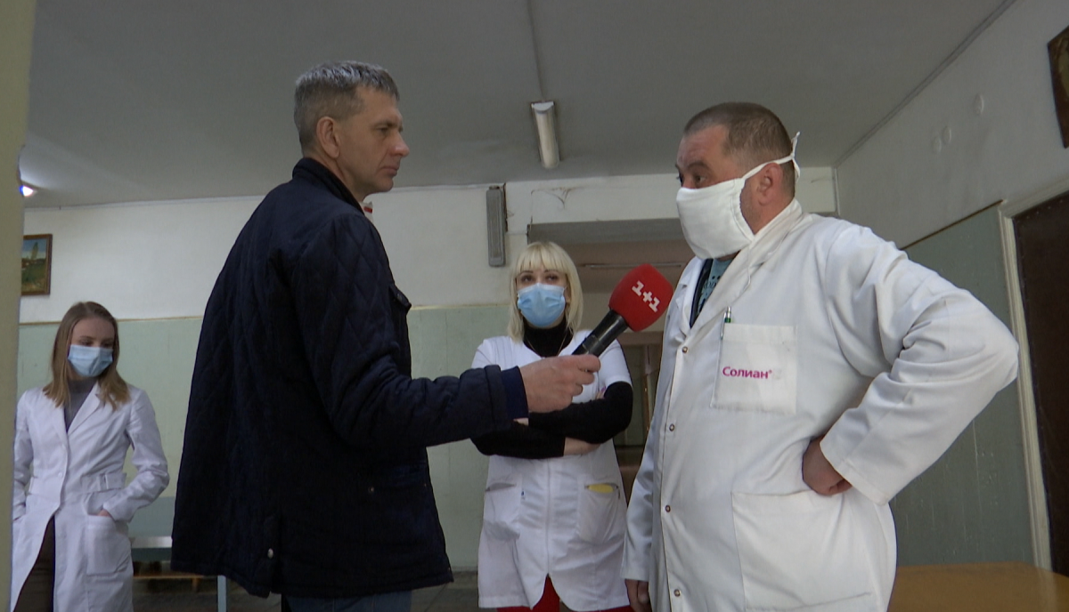 Старший медбрат Олександр Синицький розповідає, скільки пацієнтів є небезпечними для суспільства