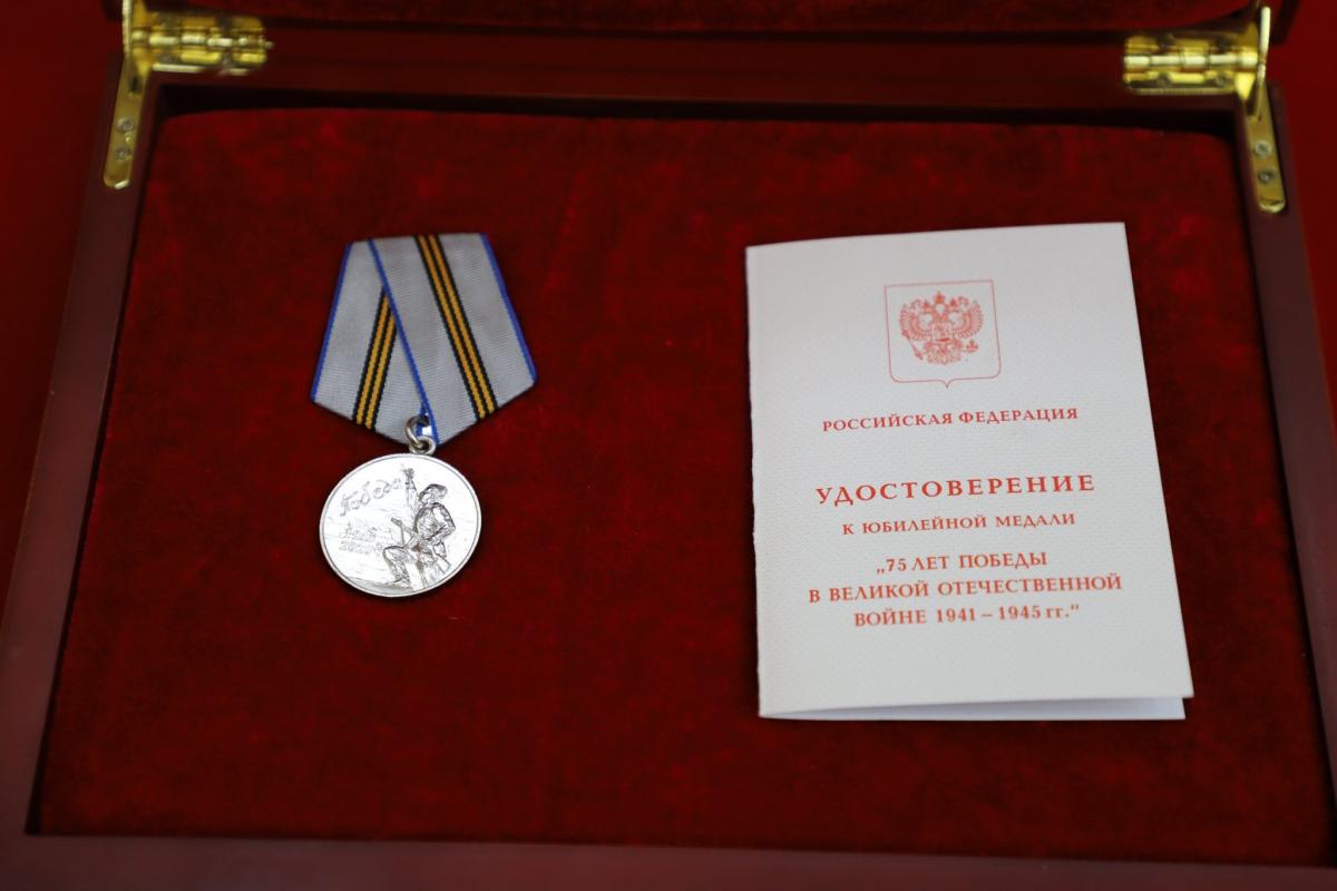 Путін нагородив Кім Чен Ина медаллю за Другу світову / facebook.com/RusEmbDPRK Путін нагородив Кім Чен Ина медаллю за Другу світову / facebook.com/RusEmbDPRK