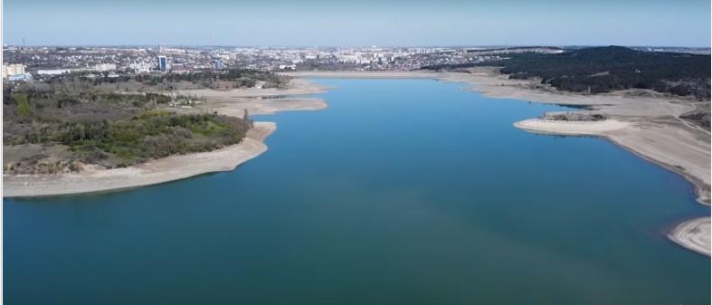 Сімферопольське водосховище після посухи / Youtube Zair Bakkal Сімферопольське водосховище після посухи / Youtube Zair Bakkal