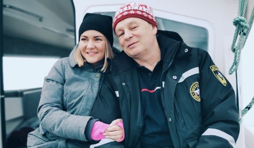 Чиновники під час режиму самоізоляції влаштували прогулянку на катері / VK Катерини Жигалової Чиновники під час режиму самоізоляції влаштували прогулянку на катері / VK Катерини Жигалової