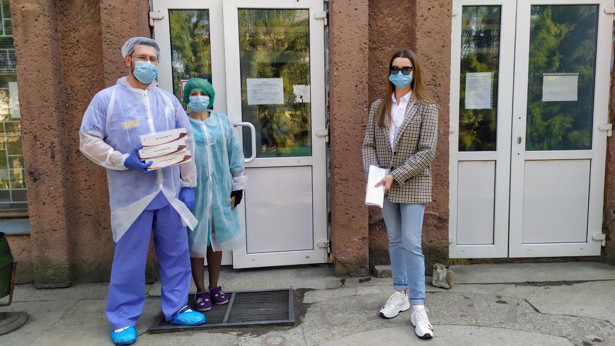 У фокусі Фонду опинилися опорні та лікарні для прийому “другої хвилі” хворих, куди скеровують пацієнтів з підозрою на коронавірус У фокусі Фонду опинилися опорні та лікарні для прийому “другої хвилі” хворих, куди скеровують пацієнтів з підозрою на коронавірус