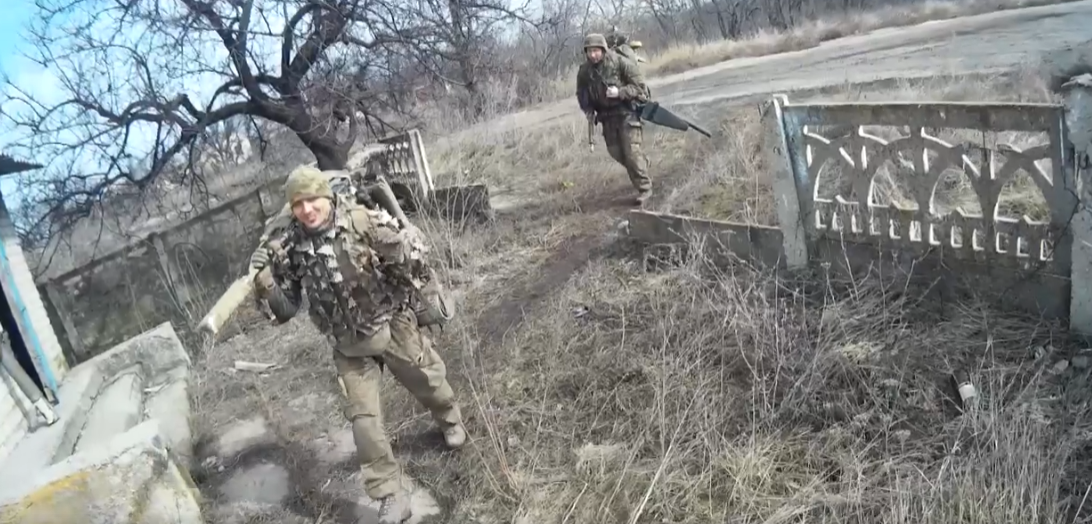 Россияне воюют в составе боевиков / скриншот видео