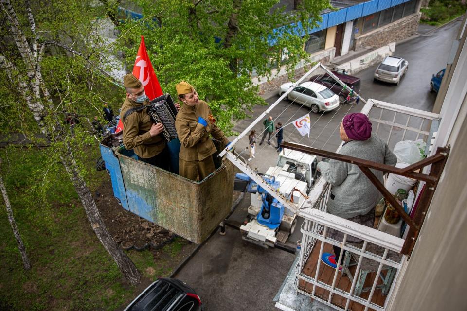 У мережі різко висміяли таке «оригінальне» привітання / фото: NGS.RU У мережі різко висміяли таке «оригінальне» привітання / фото: NGS.RU