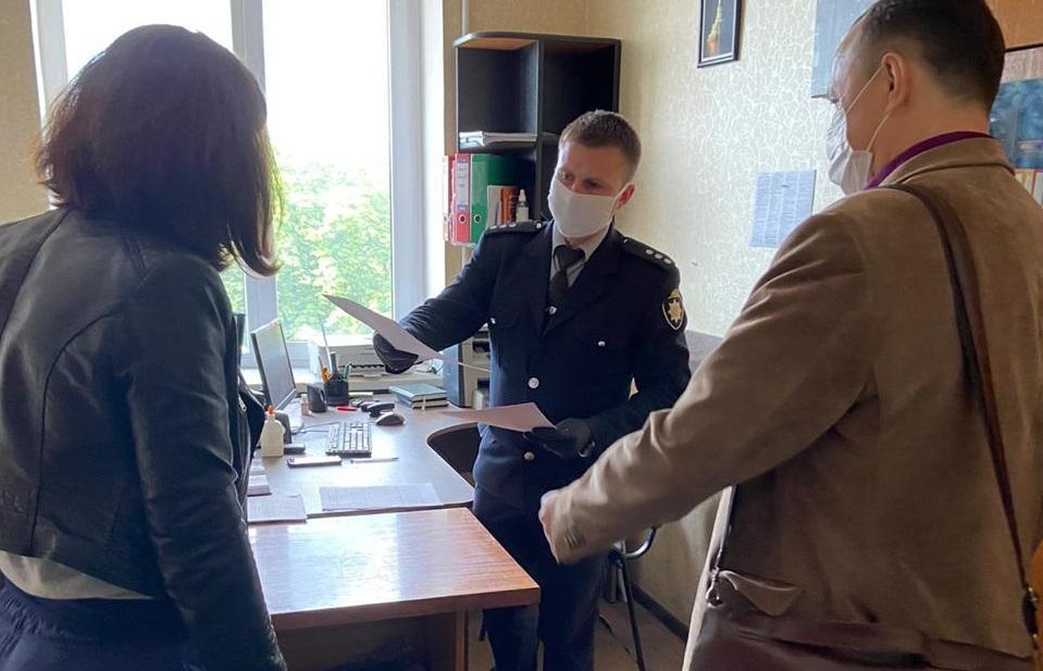 До пенсіонерів безперешкодно їздили родичі, один з відвідувачів став джерелом інфікування / kv.npu.gov.ua До пенсіонерів безперешкодно їздили родичі, один з відвідувачів став джерелом інфікування / kv.npu.gov.ua