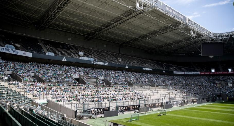 Боруссія зробила понад 12 тисяч фігур / фото: twitter.com/borussia Боруссія зробила понад 12 тисяч фігур / фото: twitter.com/borussia