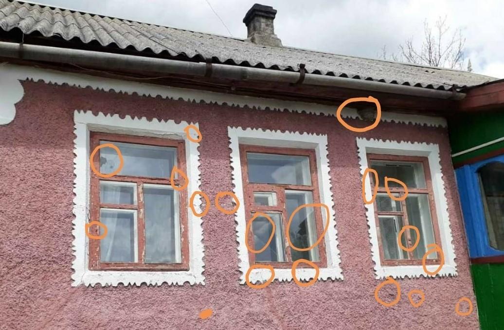 Бойовики обстріляли з гранатометів Трьохізбенку / фото facebook.com/pressjfo.news Бойовики обстріляли з гранатометів Трьохізбенку / фото facebook.com/pressjfo.news