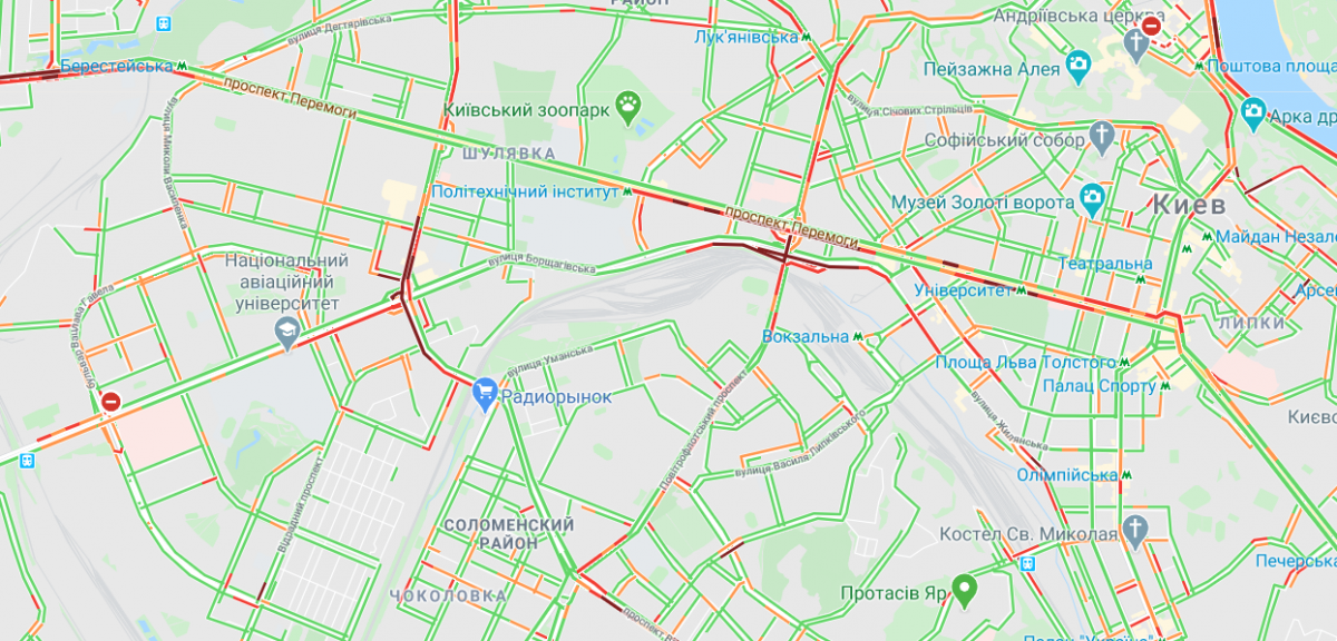 На правому березі зупинилися кілька магістралей / Google Maps На правому березі зупинилися кілька магістралей / Google Maps