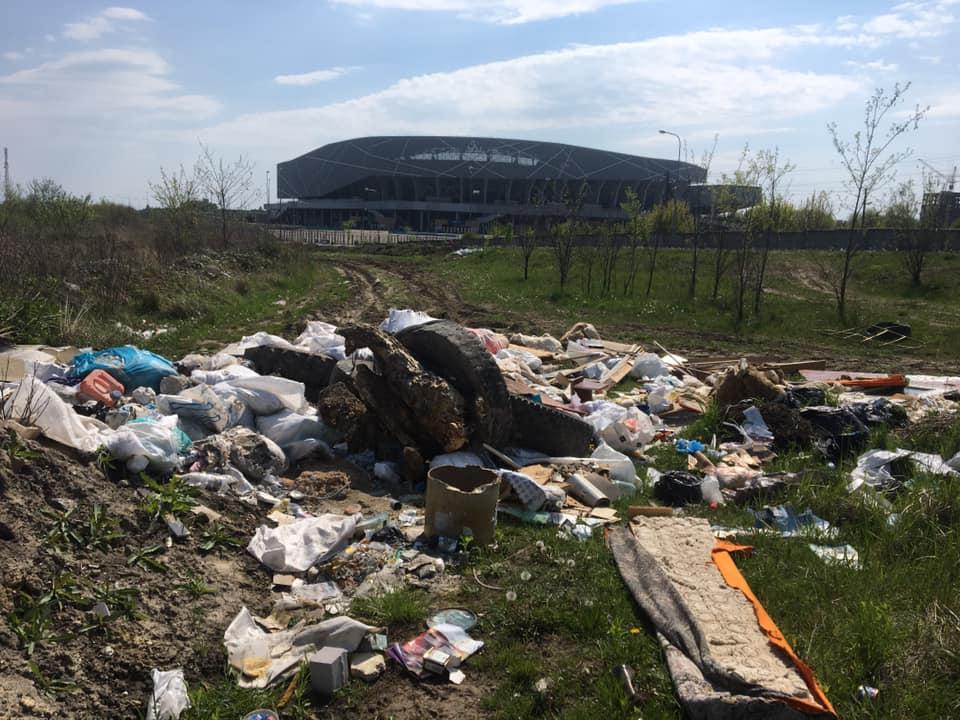 Звалище поки не помітили комунальники / Олексій Мінтій Varta1 Звалище поки не помітили комунальники / Олексій Мінтій Varta1