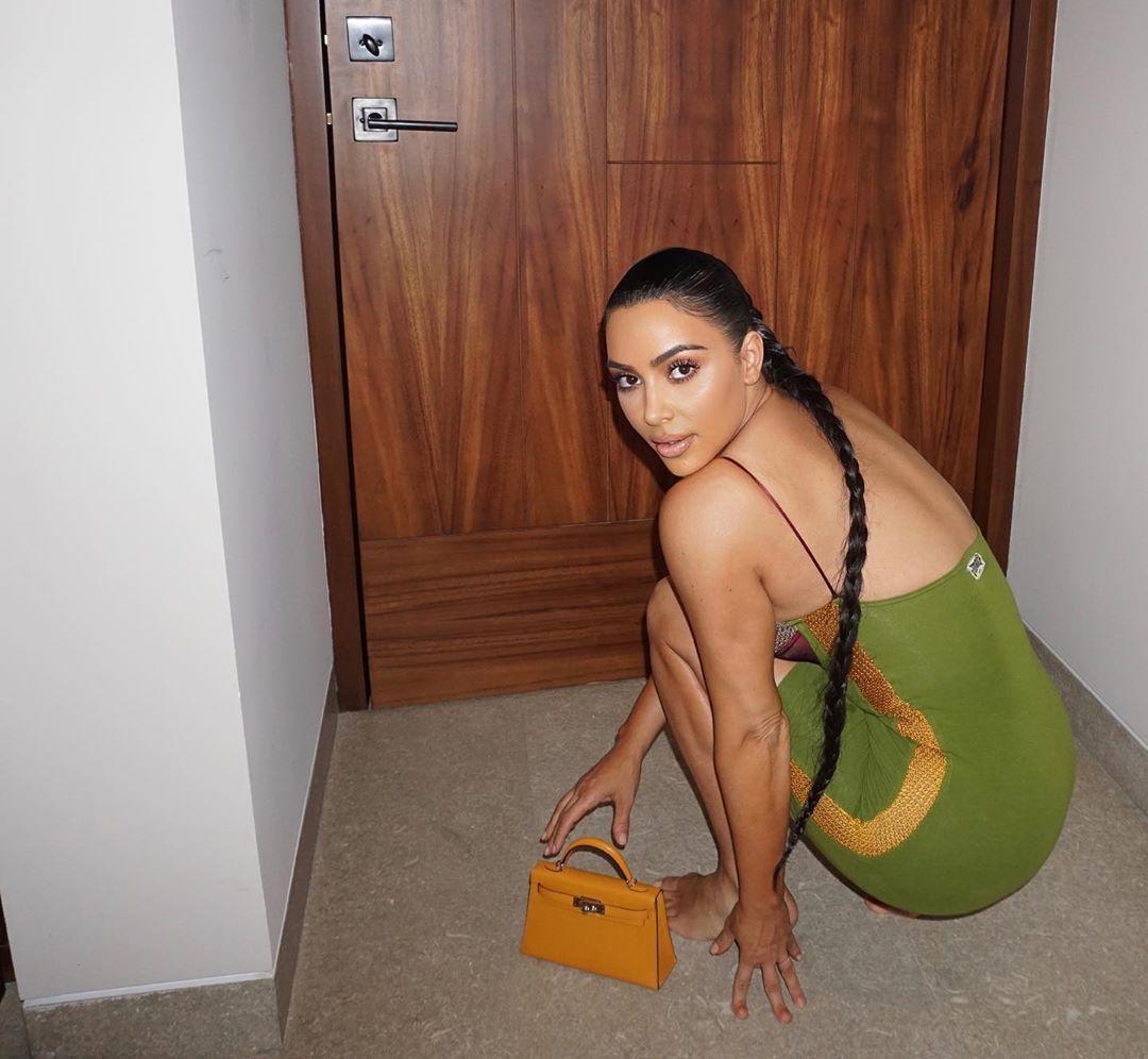 Кім Кардашьян показала ефектне фото / фото: instagram/kimkardashian Кім Кардашьян показала ефектне фото / фото: instagram/kimkardashian