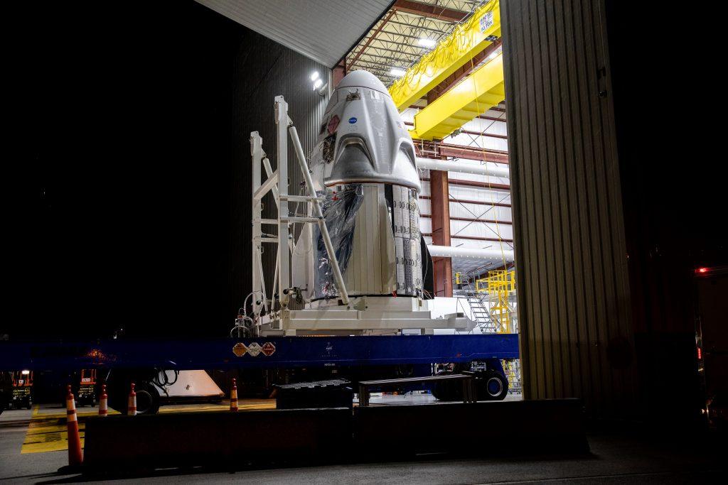 Корабель SpaceX Crew Dragon доставлено на космодром NASA / фото NASA/Kim Shiflett Корабель SpaceX Crew Dragon доставлено на космодром NASA / фото NASA/Kim Shiflett