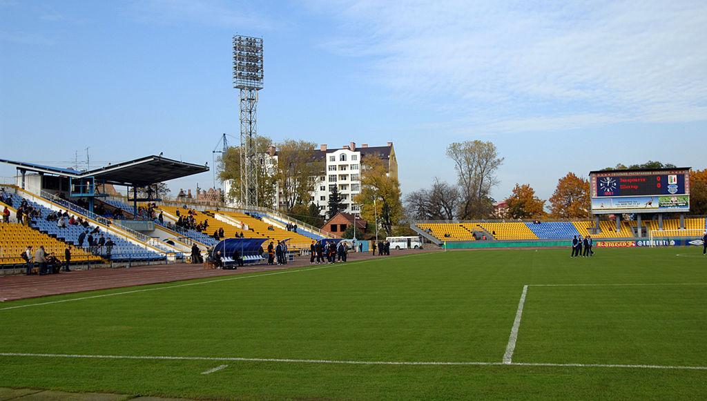 Стадіон Авангард в Ужгороді / фото: stadions.org Стадіон Авангард в Ужгороді / фото: stadions.org