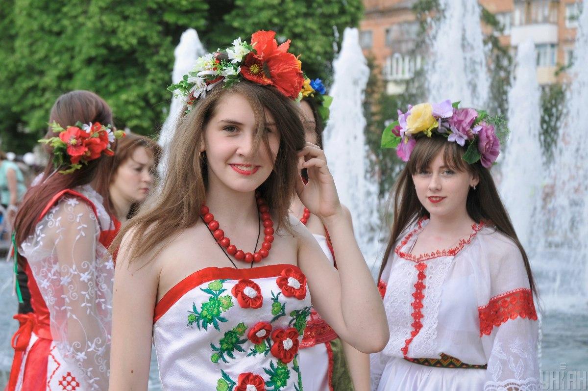 День вишиванки 2020 в Україні / фото УНІАН