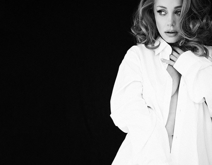 Тина Кароль засветила сексуальные изгибы в рубашке на голое тело / instagram.com/tina_karol Тина Кароль засветила сексуальные изгибы в рубашке на голое тело / instagram.com/tina_karol