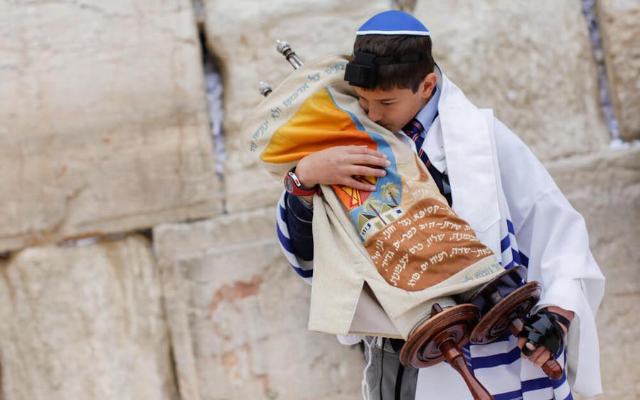 Шавуот - история и традиции праздника / фото jewishnews.com.ua Шавуот - история и традиции праздника / фото jewishnews.com.ua