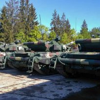 Украинским военным передали партию из шести танков (фото)