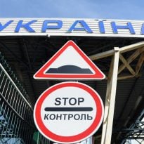 Ukraine cancels observation for foreigners with negative COVID-19 results after border crossing